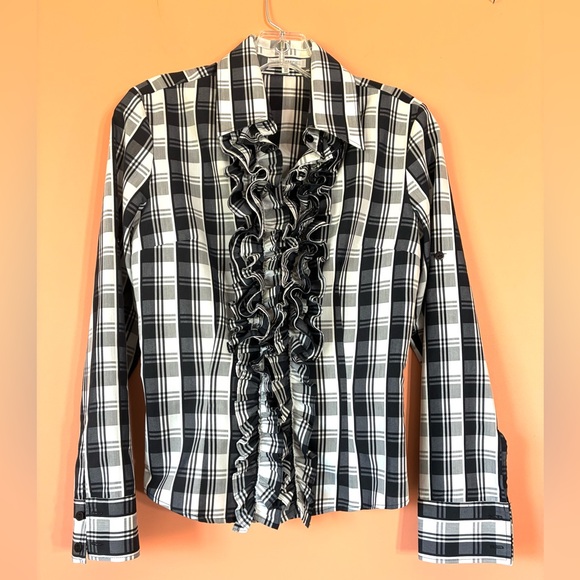 Classic Fitted Blouse with sleeves - Picture 1 of 10
